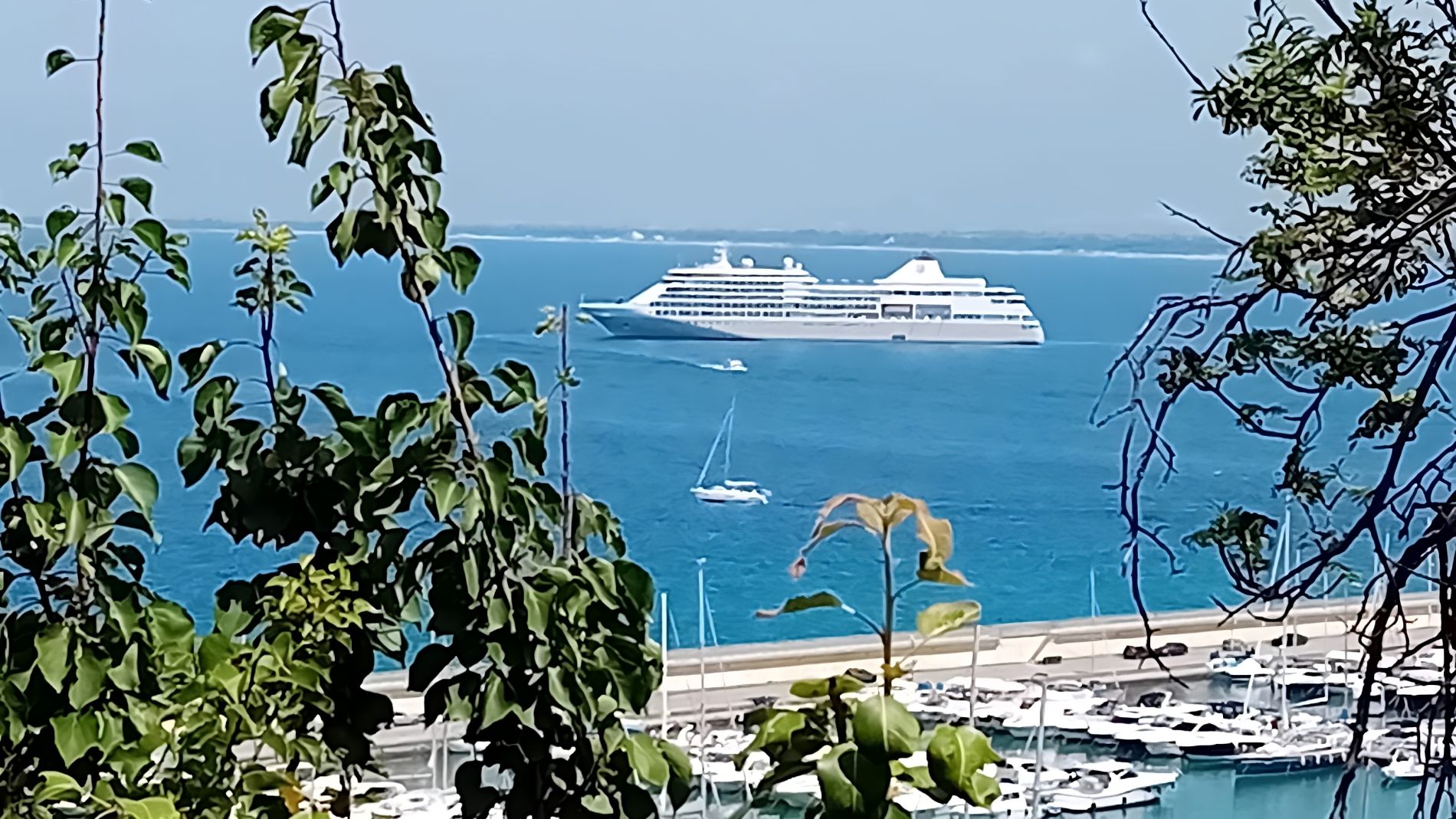 Vista sul mare e sul porto di Agropoli da Mà Annina